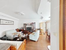 电梯高区南北通透户型,全明大两房,业主诚意出售,看房方便