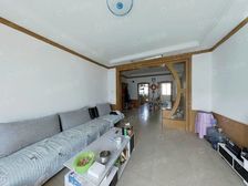 此房满五,业主诚意出售,产权清晰,随时交易