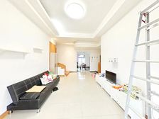 五年出一套,小区花园位置大三房,凤凰楼层,飞机户型