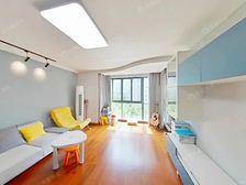 2004年板式商品房,电梯中区,南北通透,装修保养好,有车位