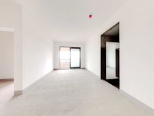 巴滨路 轻轨正三房 业主诚心出售 随时看房