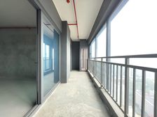 江北嘴 全玻璃幕墙大平层 看中庭 看公园视野无遮挡 推荐!!