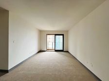 划 龙湖品质 业主诚意出售 出门公园 配套成熟 轻轨在旁