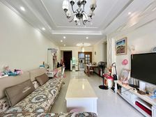 南岸区 雅居乐国际花园 三房 126万