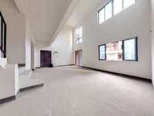 次新小区 带屋顶花园上叠别墅 小区环境好
