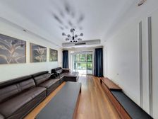 2018年的房子,业主精装 ,户型也很方正