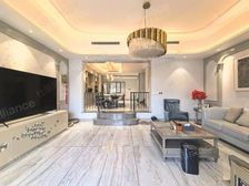 新上有电梯一线临崖 共6层楼加屋顶花园 每层楼采光