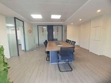 出租 吉大 写字楼,电梯270平方,创业摇篮,莫把握良机