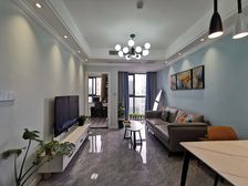 江北区 龙湖佰乐街 精装三房 110万