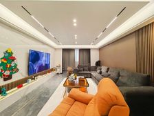 江北区 绿地海外滩洋房区 四房 350万