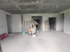 绿城春江明月4房2厅精装180万