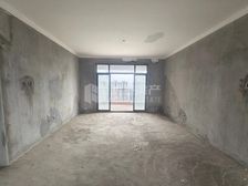 3室2厅2卫1阳台,房型正气,采光佳