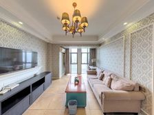 精装修三房 轻轨站旁 正看江看洪崖洞 高楼层 视野好