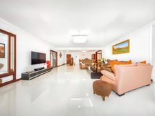 三开间朝南跑马大客厅,电梯高区,小区花园位置视野无遮挡,