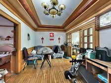 彩虹新村2室1厅1卫南朝向138.0万元/套出售