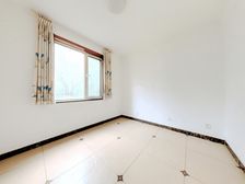 四室两卫,小区楼龄,交通方便,配套齐全!