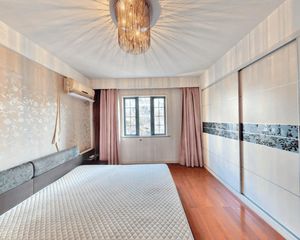 采光好.配套齐全 旁边是高鑫广场