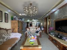 龙光水悦龙湾 4房2厅142万