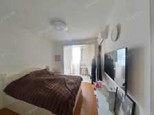 明珠A,三楼,边套全明户型,送装修,拎包入住,近2号线,