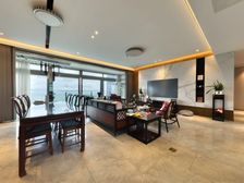 住在风景里 看海奢华四居室 北看浮山主峰 双车位 诚售