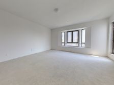 新上双拼别墅 东边户 毛坯未动 带大院 可随时交易