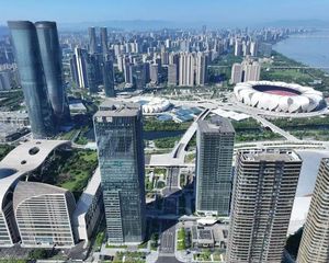 杭州写字楼出售,上盖,一线江景企业总部大厦整层2500方