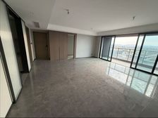 升级装修,前排可看江,四开间朝南,户型方正,边套