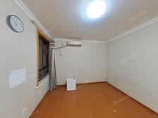 05年房龄,2号线北新泾站600米,1楼送15平花园,上适存