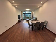 西郊宾馆旁,总价低联排别墅,境外业主整合资产,诚意出售