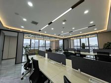 西山区万达旁昆仑中心丨自带热门商圈215平精装修丨带办公家具