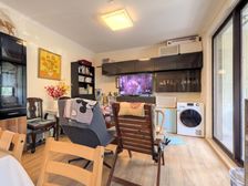 小高层,环境好,配套设施齐全。中介费1%