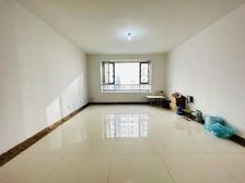 上日向和新华 胜利东 精装修136平 3室2卫 有钥匙96万