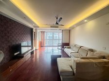 锦江花园3室2厅2卫南朝向298.0万元/套出售