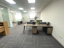 市中心 八佰伴旁 年底特价! 新鼎球大厦 2加1格局,急租