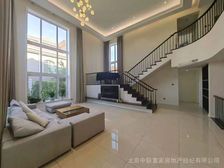 大湖山庄次临湖独栋 北入户南花园 客厅挑空 户型大气 地暖