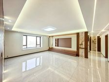 急售!出门军校广场 新东方凤凰城 南北通透精装三室 随时看房