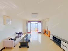 东二区电梯大三居,三朝南户型,紧临地铁,采光无遮挡,诚心出售