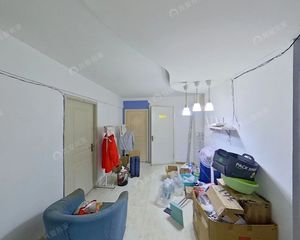 南北双阳台大三居 四面环窗,满五年 小区中间不临街 诚心出售