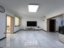 天地神通 南华园一区 精装修 有车棚 万达商圈 停车方便