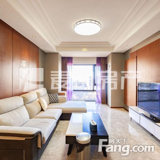 国锐金嵿3室1厅精装修