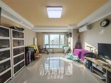 天地神通 顶秀美泉 南北通透 两室一厅一卫 精装修客厅通阳台