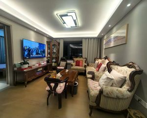 云潮中心3室2厅2卫南朝向245.0万元/套出售