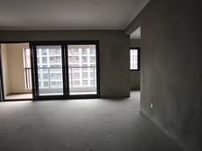 雅戈尔江上4室2厅2卫南朝向370.0万元/套出售