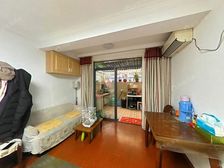 梅陇七村 门口位置 南北两房送花园