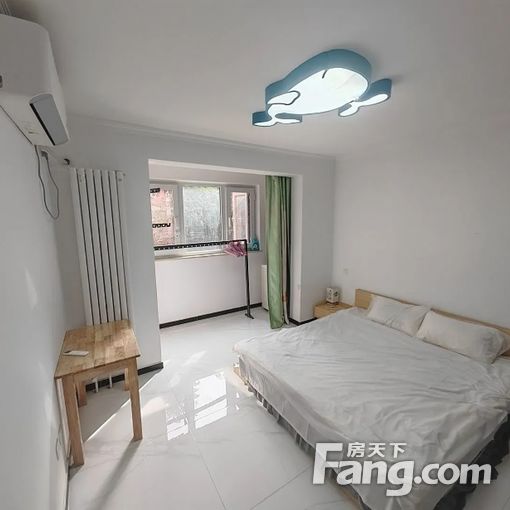 劲松一区业主三居室出租,紧邻地铁10号线潘家园站