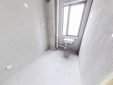 锦棠佳苑,中间楼层,一梯一户,独立车棚,临轻轨