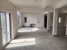 香颂湾双拼别墅,临中庭小河,位置安静,西边套大花园,纯毛坯