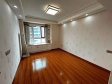 金鑫朗郡 小三居 商品房 停车方便 商业配套成熟 装修好