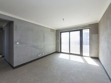 西太湖,西外,星河丹堤8区毛坯四房两厅两卫,有钥匙