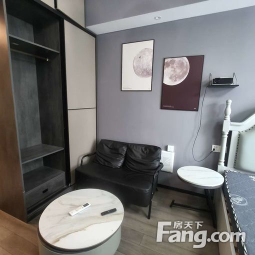 南北通透绿都·王城里1室1厅精装修